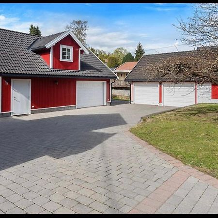 Sjarmerende Gjestehus Med Stor Hage I Sandvika Eksteriør billede