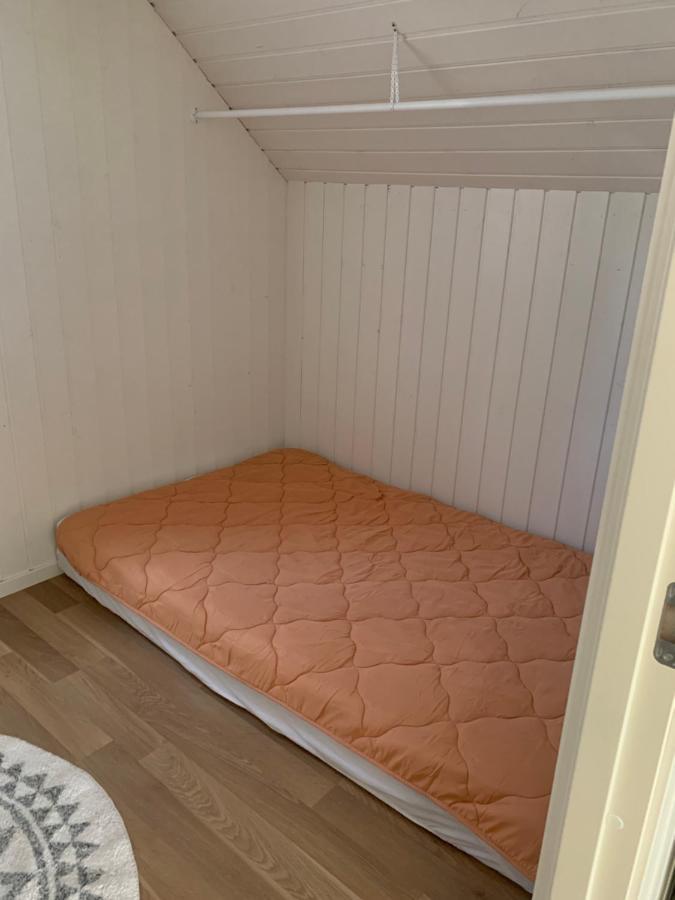 Sjarmerende Gjestehus Med Stor Hage I Sandvika Eksteriør billede